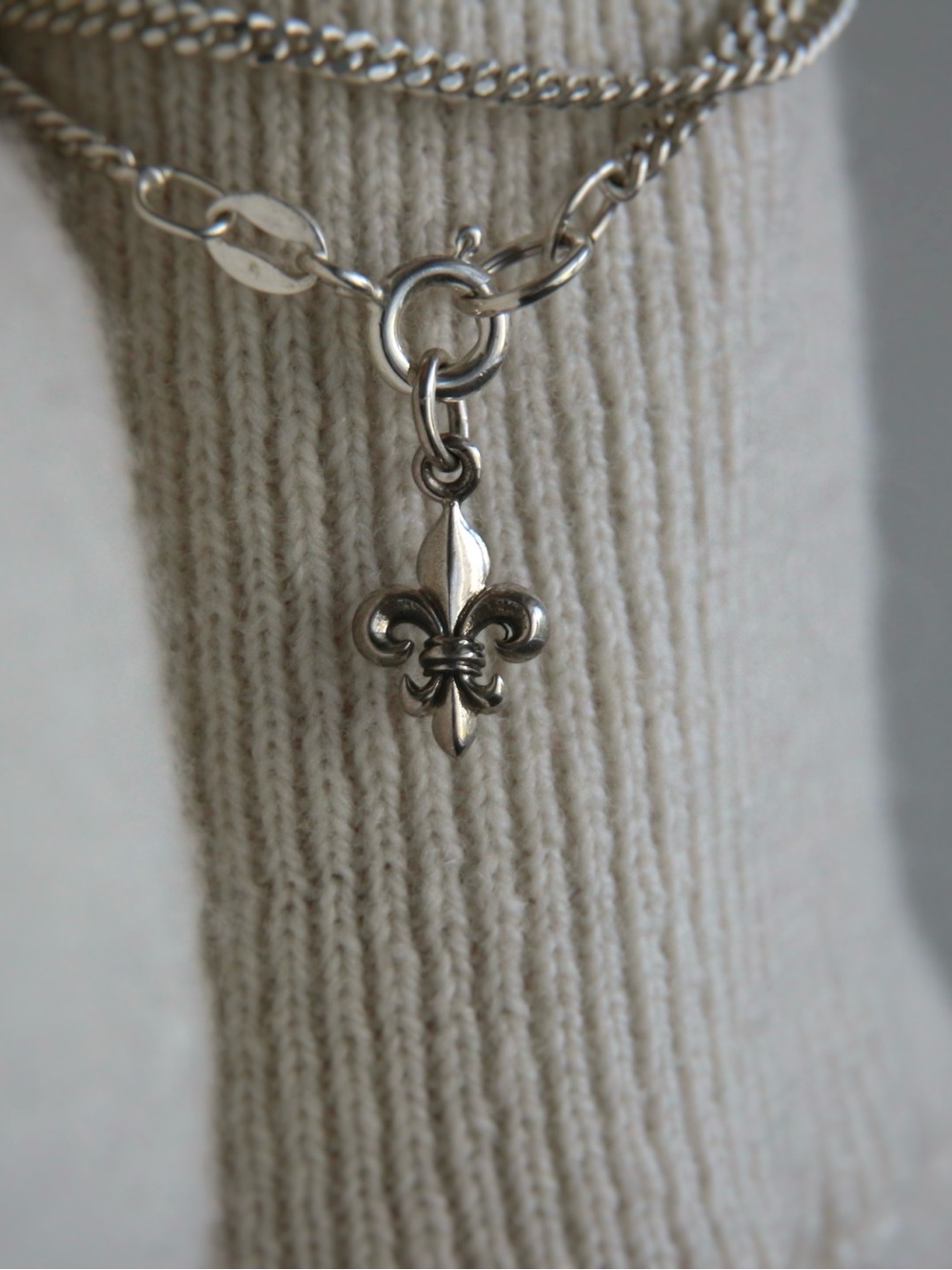 Sterling Silver Petite Fleur de Lis Charm